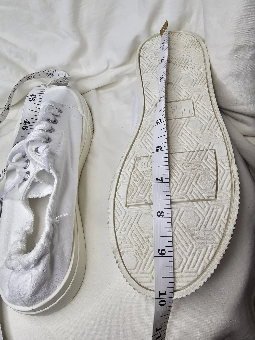 Time and Tru Women's Scrunchback White Canvas Casual Sneakers